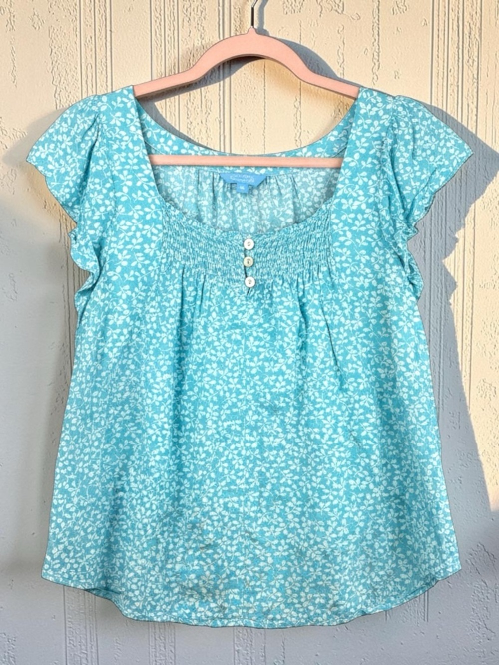Draper James RSVP Flutter Sleeve Smocked Top Light Blue Floral Print Sz Medium